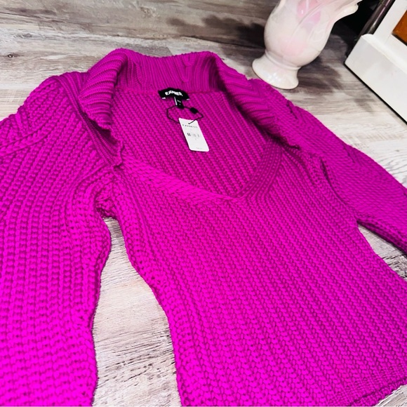 Chunky knit magenta scoop neck sweater - Picture 9 of 14